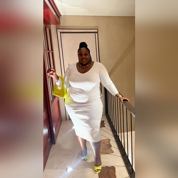 White bodycon sweater dress - Picture 2 of 2